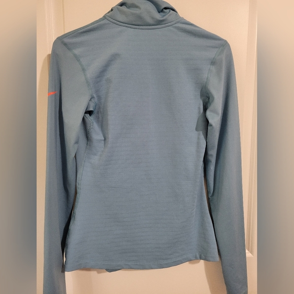 Nike dry fit top - Picture 6 of 6